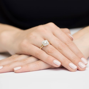 Pierścionek z Brylantami 0,50ct z białego złota próby 585. W-0345B